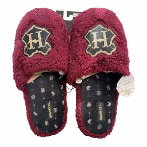 Harry Potter Hogwarts Crest Unisex Bedroom Slippers in Maroon Fuzzy LG/XL